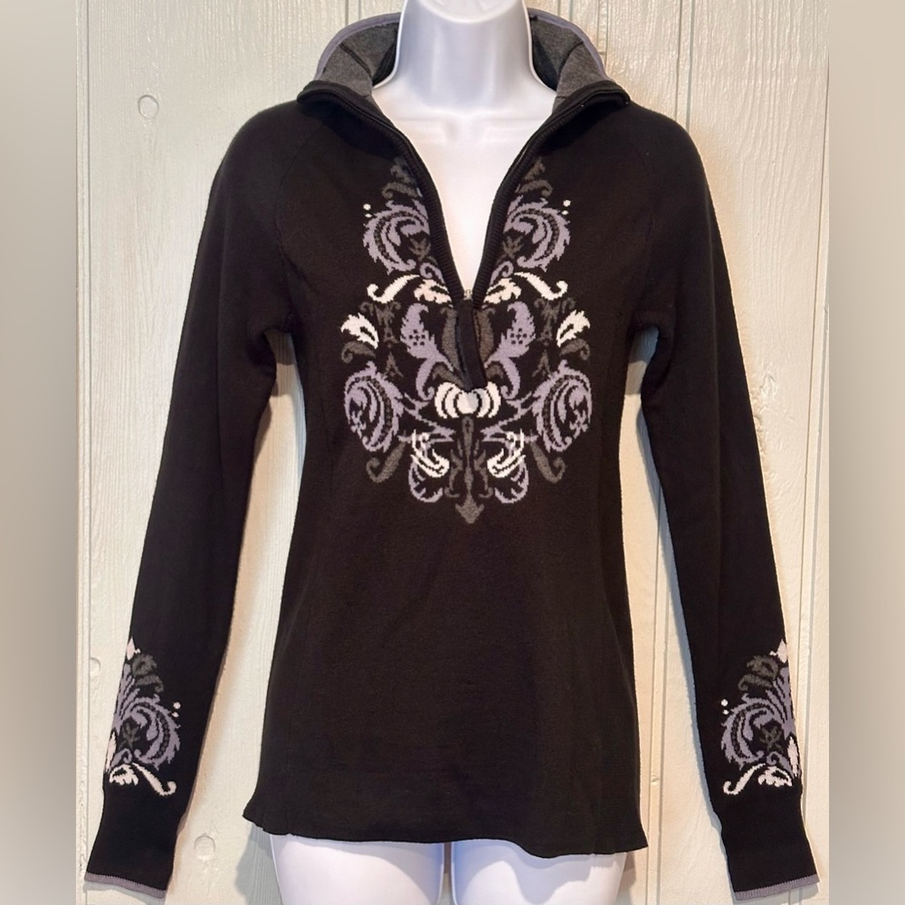Athleta Black V-Neck 3/4 Zip Sweater with Gray Whimsigoth Yoga Design